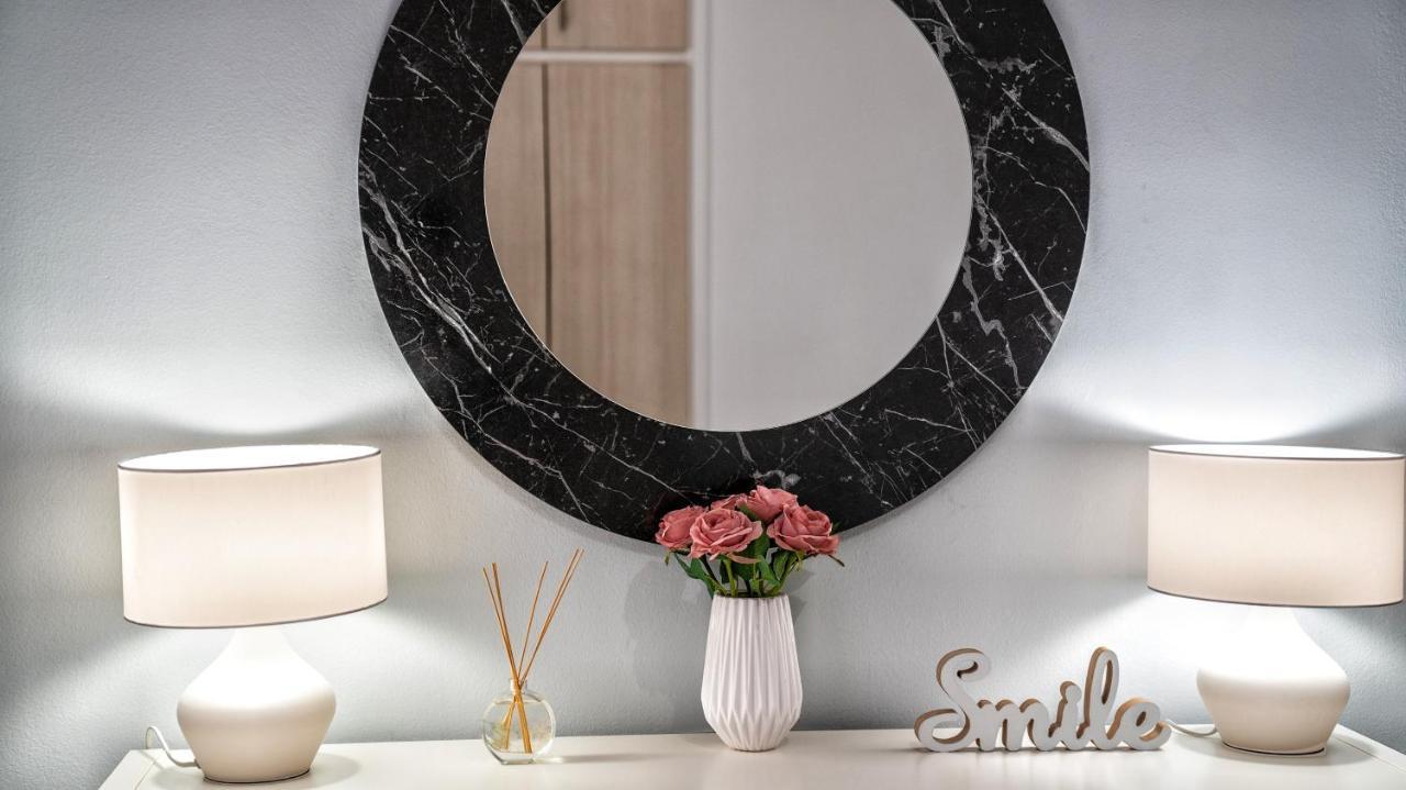 Lux Apartment Near Acropolis! In The Heart Of Афіни Екстер'єр фото