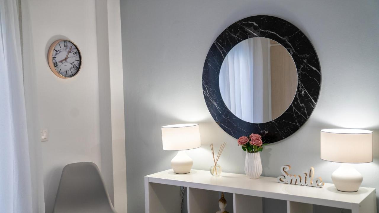 Lux Apartment Near Acropolis! In The Heart Of Афіни Екстер'єр фото